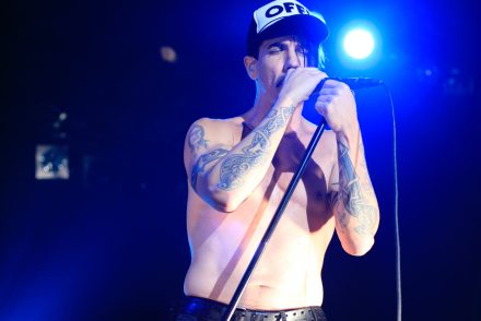 A Red Hot Chili Peppers 140 millió dollárért adja el katalógusát