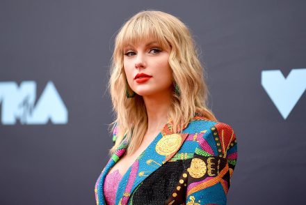 Címe nincs, de Taylor Swift, Rami Malek, Margot Robbie és Christian Bale is szerepet kapott David O. Russell új filmjében