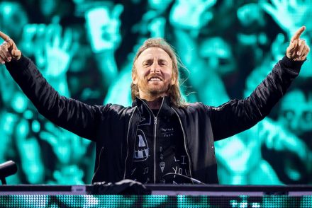 David Guetta százmillió dollárért eladta katalógusát a Warner Musicnak