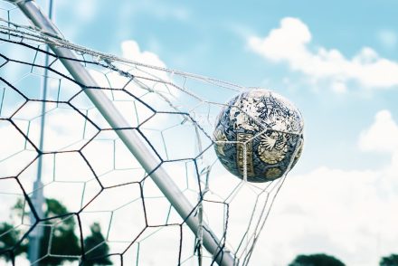 A Falusi futballéletet mutatja be a Hátsó füves című fotókiállítás a SportAgorában