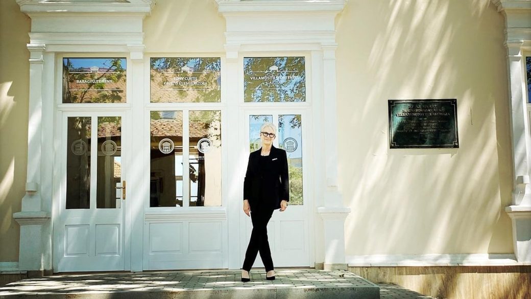 jamie lee curtis mateszalka kiallitas