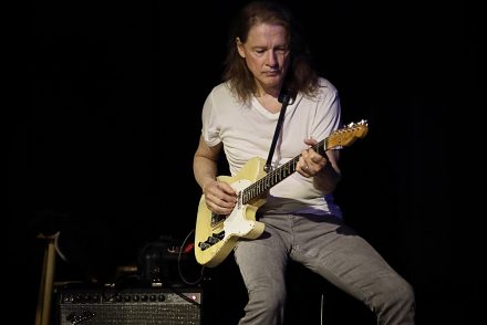 Robben Ford és Chris Farlowe is fellép a paksi Gastroblues Fesztiválon