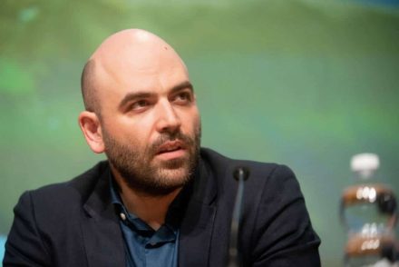Roberto Saviano újságíró, akit a camorra halálosan fenyeget: „Rohadékok, még mindig életben vagyok” – 13 év után történelmi ítélet született a maffiaperben