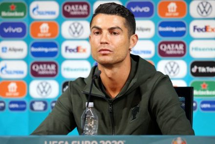 Cristiano Ronaldo milliárdos veszteséget okozott a Coca Colának