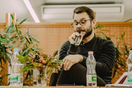Szendrői Csabának elromlott az időérzéke, öt nappal előbb jelent meg egy eseményen
