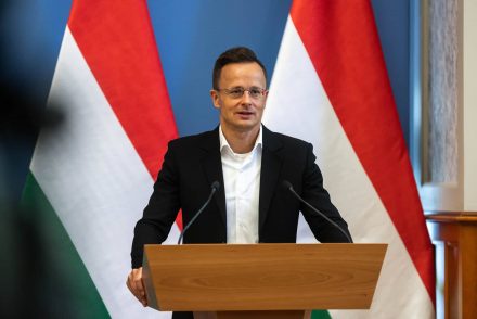 Szijjártó Péter: Magyarország vakcinát ad Bosznia-Hercegovinának és Montenegrónak