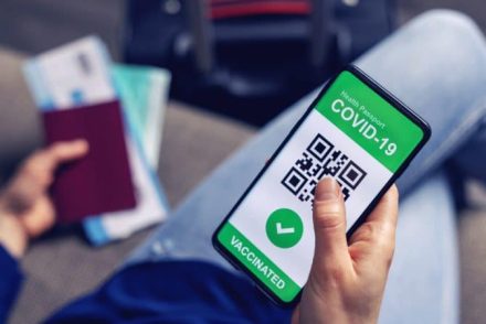 Európai Bizottság: elérhető az uniós oltási igazolványt kezelő internetes portál