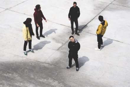 Felső Tízezer: Majdnemország bármely ország lehetne, ahol kezdünk megfulladni a saját magunk által teremtett pokolban