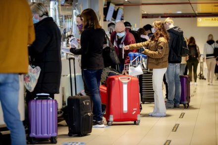 Olaszországban szúrópróbaszerűen ellenőrzik a védettségi igazolást a repülőtereken
