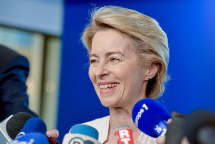 Von der Leyen: az EU felnőtt lakosságának 70 százaléka legalább az első oltást megkapta