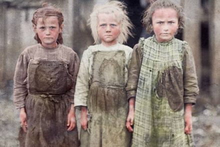 50-100 évvel ezelőtti családi fotók uralják a Redditen az angolszász Fortepant