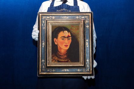 30 millió dollárért kelhet el Frida Kahlo önarcképe