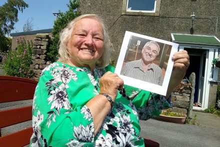 66 év után találta meg örökbe adott gyermekét az anyuka