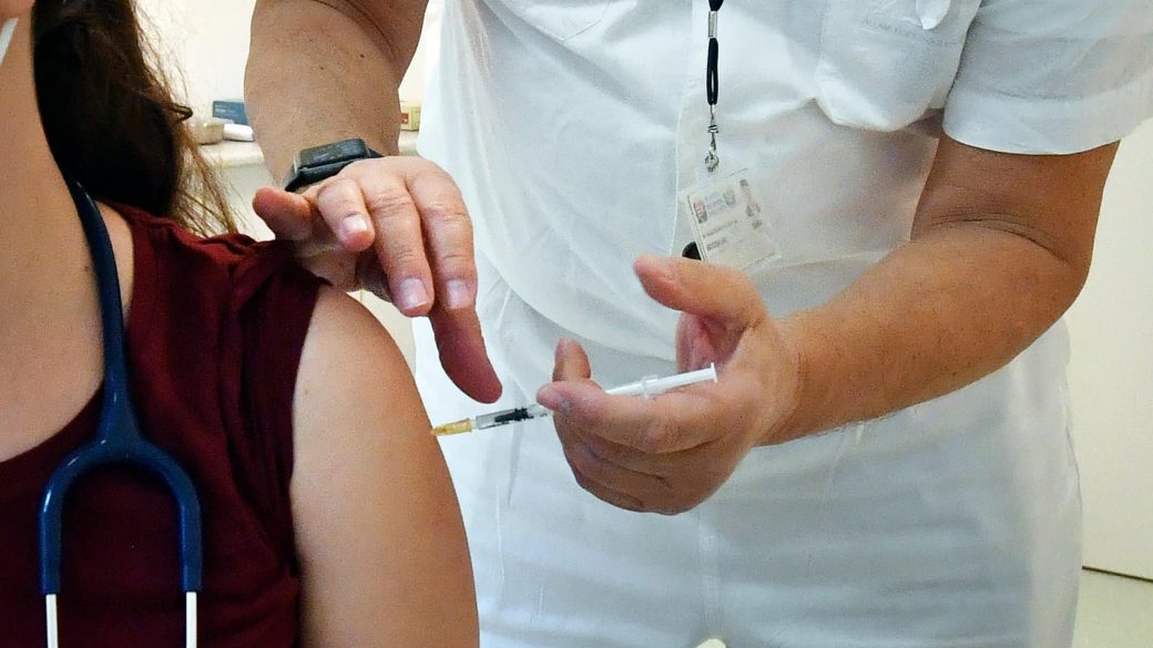 koronavirus vedooltas egeszsegugyi dolgozo alkotmanybirosag