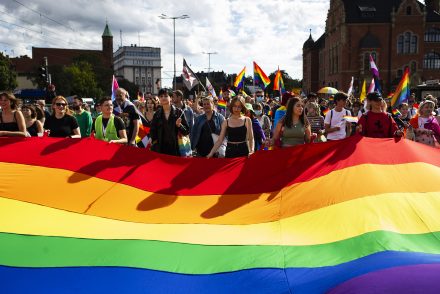 Lengyelország több régiója is eltörölte melegellenes törvényt azután, hogy odaszólt az EU