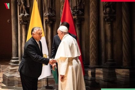 Orbán Viktor a pápának: „Mentse meg a keresztény Magyarországot”
