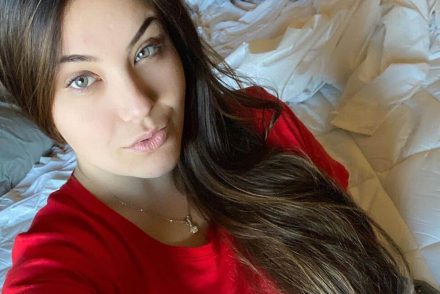 Vallásos szülei megtudták, pornózik, kitagadták és ellene fordították a barátait