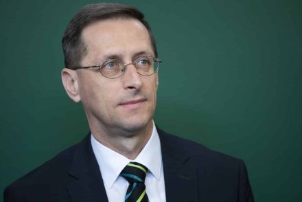 42 milliárd forintért vett bélyegeket az állam