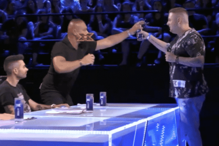 X-Faktor: Gáspár Lacit megint megdobták mikrofonnal