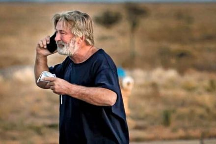 Valaki szabotálni akarta a Rust filmforgatását, ezért tett éles töltényt Alec Baldwin fegyverébe