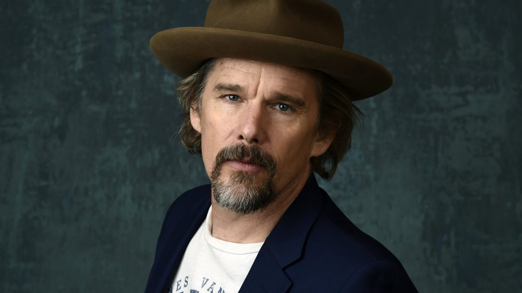 ethan hawke konyve a sotetseg ragyogo sugara regeny