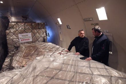 200 millió forintért semmisít meg 5 milliárd forint értékű, lejárt PCR-tesztet a magyar kormány