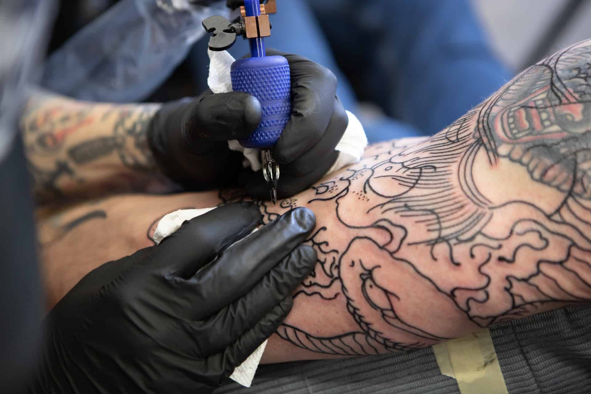 pénisz tetoválás