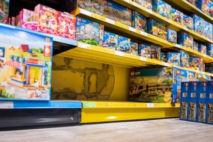 Lebontották a játékbolt falát, és LEGO-készleteket loptak a betörők Németországban