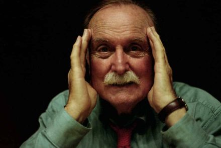 90 éves korában meghalt Alvin Lucier amerikai avantgárd zeneszerző