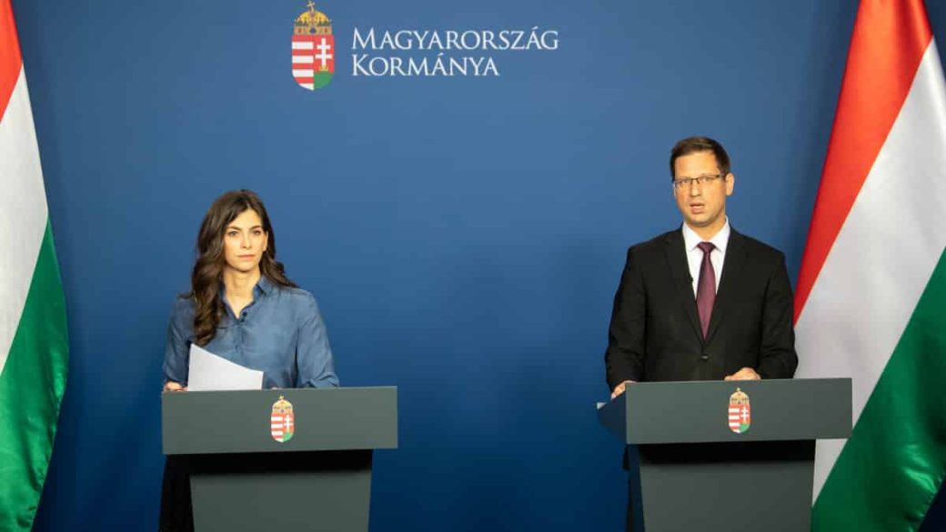 vedettsegi igazolvány harmadik oltás után koronavírus gulyás gergely kormányinfó élő ma
