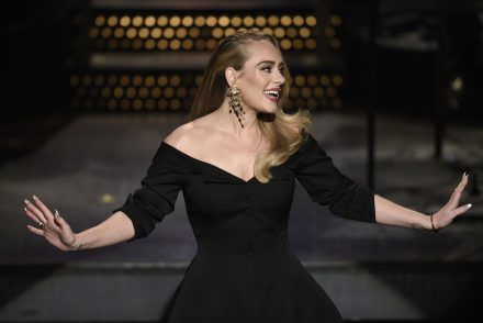 Adele hangja veszélyben lehet a következő Las Vegas-i koncertje alatt