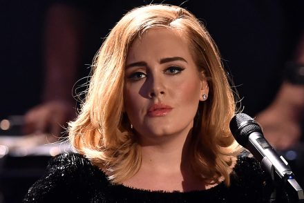 Adele elhalasztja Las Vegas-i műsorát a járvány miatt