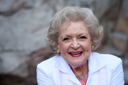 Betty White halálát egy 6 nappal korábban elszenvedett agyvérzés okozta