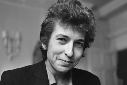 Bob Dylan ügyvédei hamisnak és rosszindulatúnak nevezik a zenész elleni gyermekmolesztálási vádat