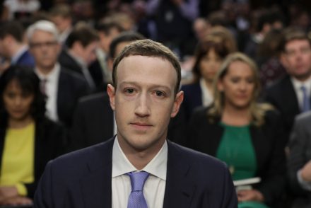 A Facebooknak 3,2 milliárd dolláros csoportos keresettel kell szembenéznie piaci erőfölény miatt