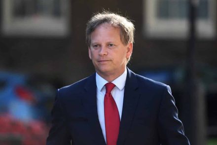 Egy új törvénnyel szigorítanák a szobrok ledöntéséért járó büntetést az Egyesült Királyságban
