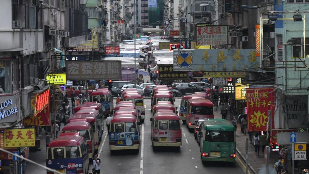 hongkong-bizarr-buszjarat-alvo-embereknek