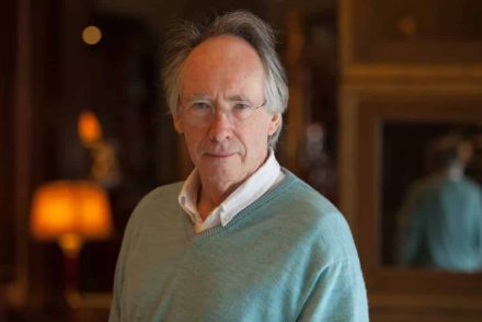 Ian McEwan „eddigi legepikusabb könyve” szeptemberben jelenik meg