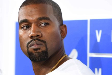 Kanye Westet figyelmeztette az ausztrál miniszterelnök, hogy be kell oltatnia magát Covid ellen, ha turnézni szeretne
