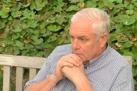 A brit milliomos tragikus módon veszített el mindent és kötött ki egy hajléktalanszállón
