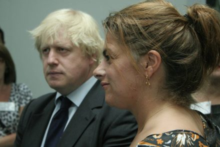 Tracey Emin azt kéri, hogy műalkotását távolítsák el a brit kormány gyűjteményéből a miniszterelnök viselkedése miatt