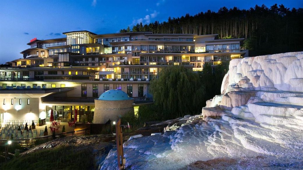 tuzriado-szilveszter-heves-rendorseg-botrany-salaris-hotel