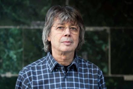 Bródy János kórházba került, fél arcát bekötötték