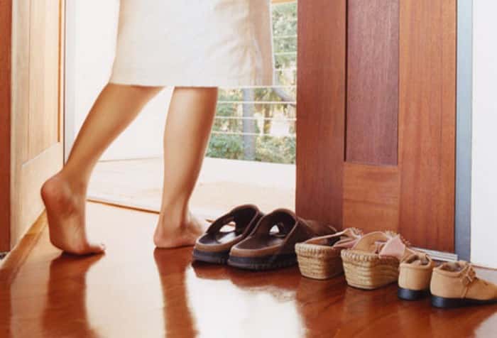 cipő cipővel a lakásban életmód életmód tippek