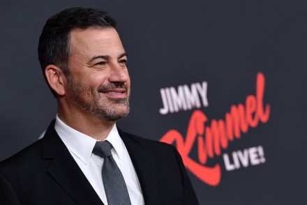 Jimmy Kimmel az Oscar-díjat kritizálta, amiért a Ne nézz felt jelölték a Pókember helyett a legjobb film kategóriában