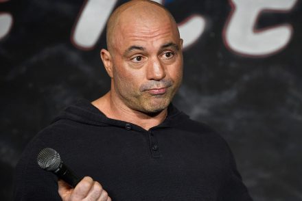 A Spotify vezérigazgatója elítéli Joe Rogant az N-szó használata miatt, de nem hallgattatja el