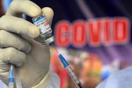 Minél idősebb valaki, annál kevésbé védi meg a Sinopharm-vakcina
