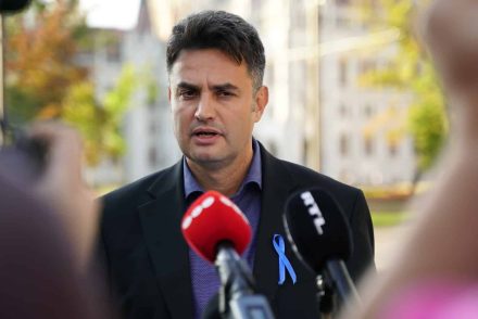 Márki-Zay Péter megvédte a gyűlölködőktől az őt megütő rokkantnyugdíjast