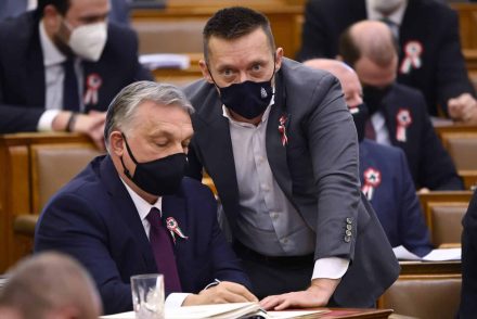 Rogán Antal napi 1,7 millió forintot keresett tavaly