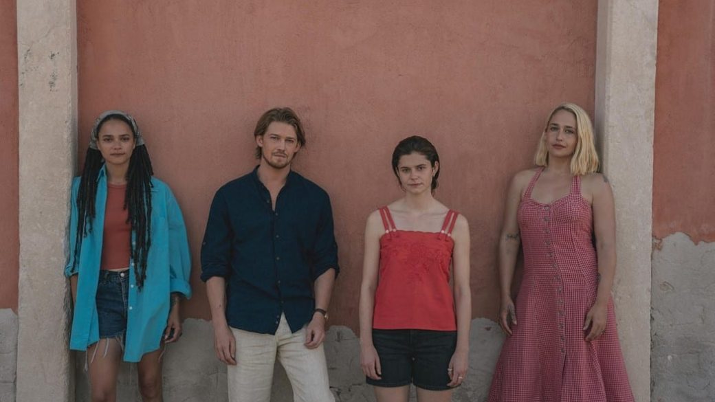 sally rooney barati beszelgetesek sorozat conversations with friends